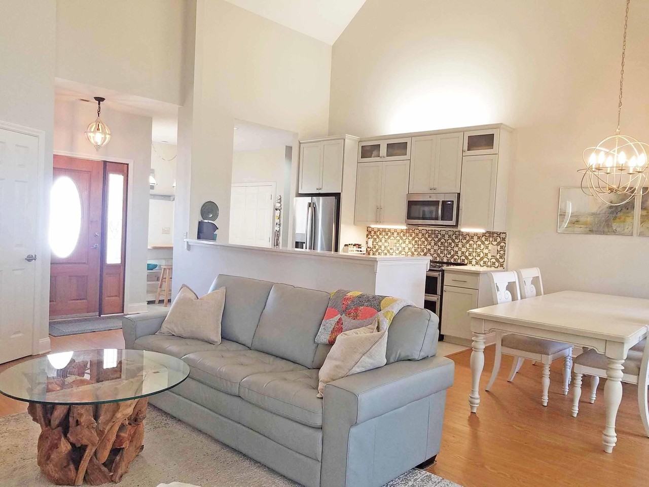 216 Club Circle Dr. - Photo 5 of 29