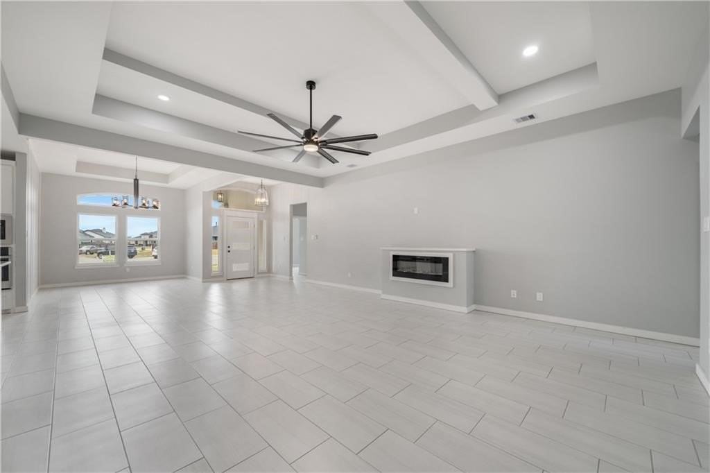 6802 Crosswinds Dr - Photo 3 of 11