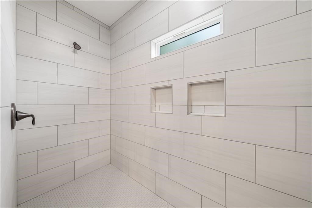 6802 Crosswinds Dr - Photo 7 of 11