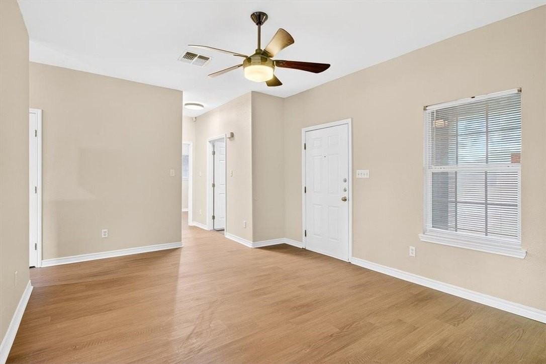 3726 Sunnyville Dr - Photo 4 of 33