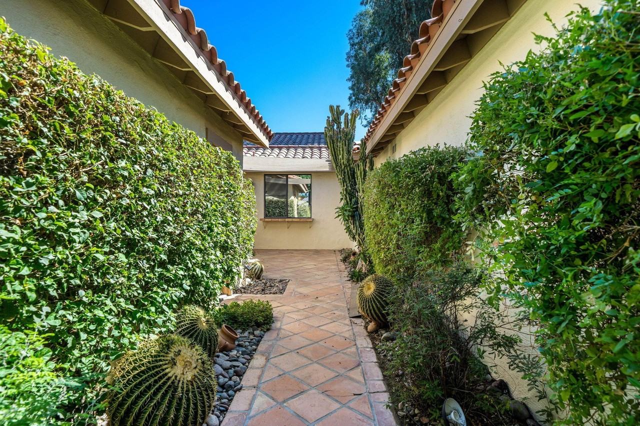 186 Gran Via - Photo 4 of 24