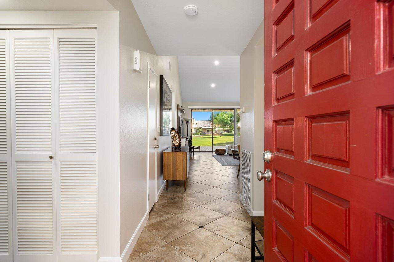 186 Gran Via - Photo 6 of 24