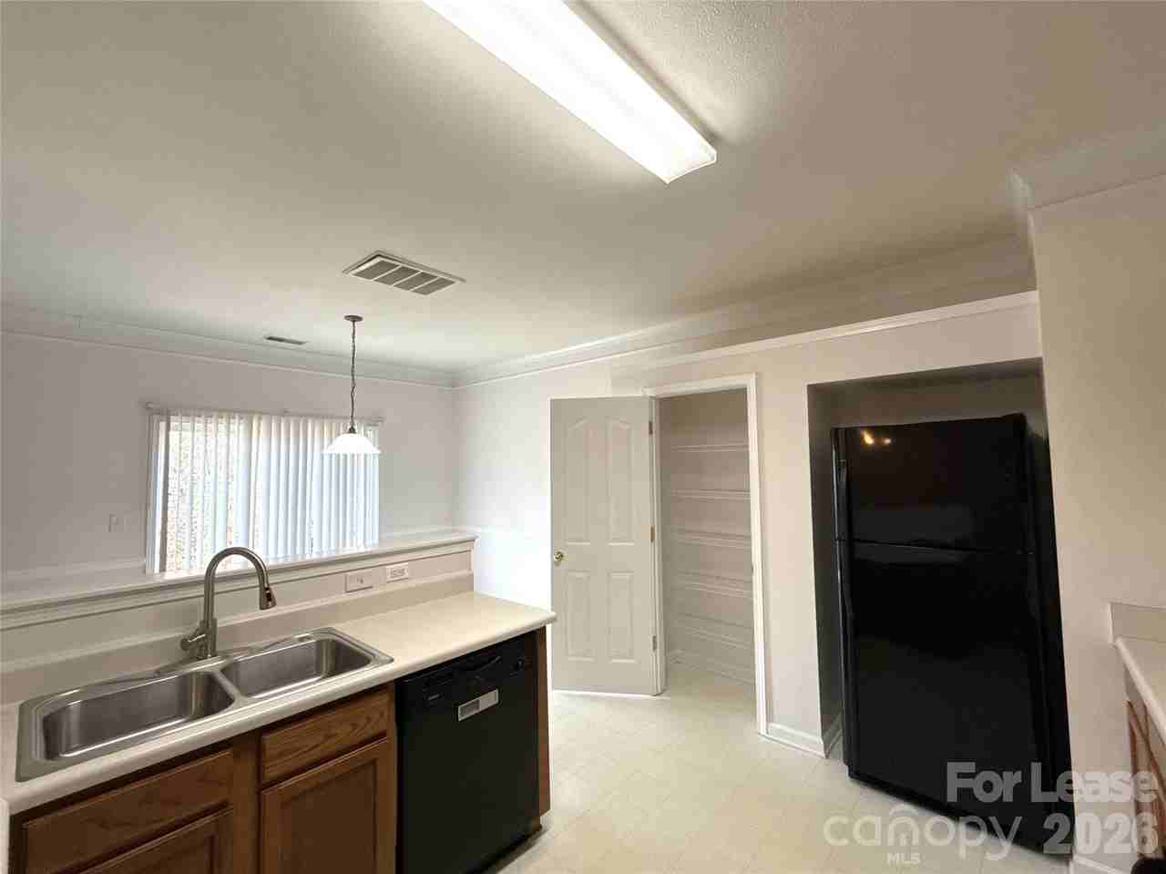 2807 Forest Grove Ct - Photo 5 of 16