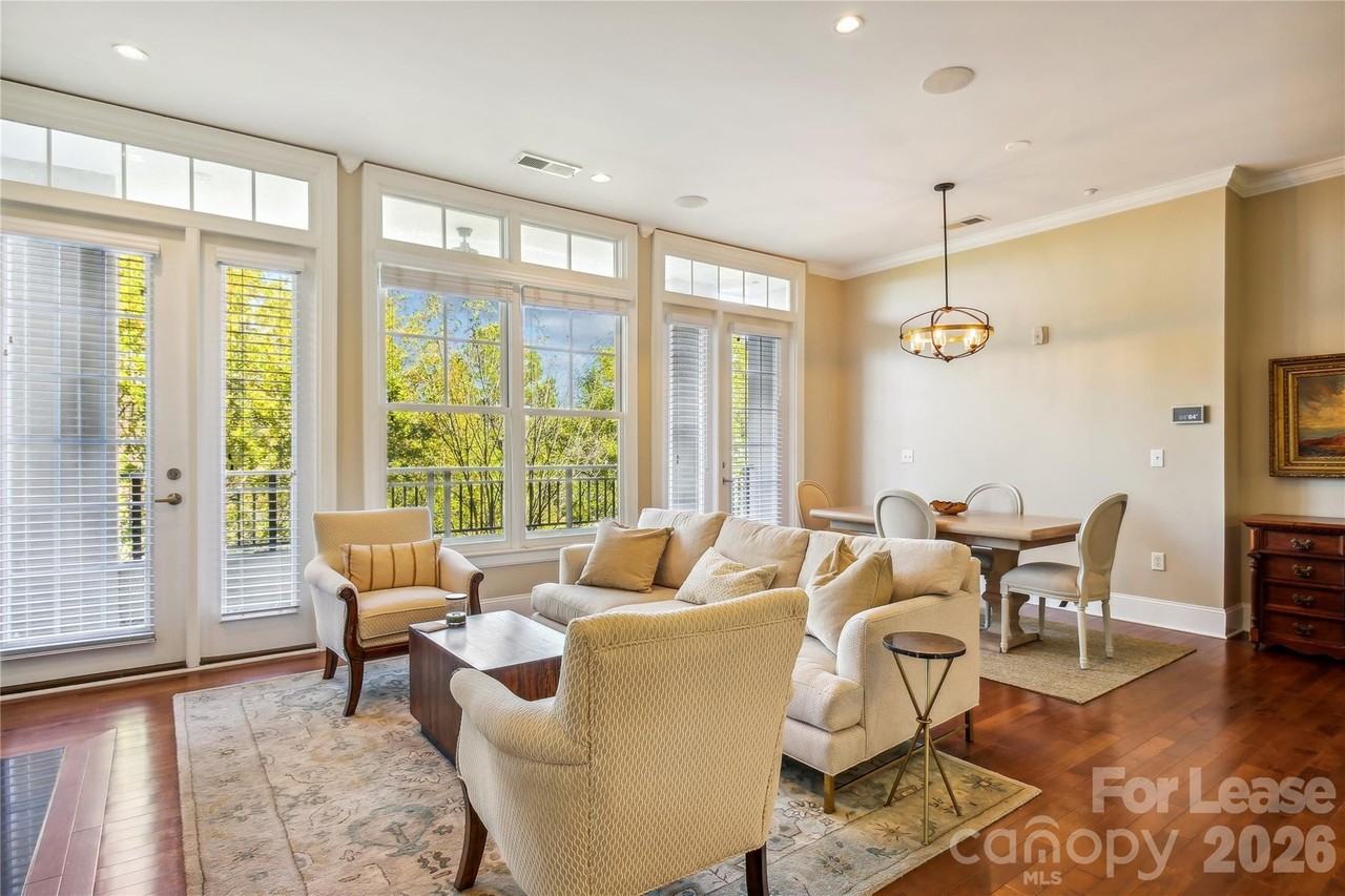 5425 Closeburn Rd Apt 309 - Photo 3 of 14