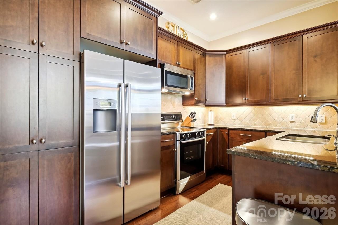 5425 Closeburn Rd Apt 309 - Photo 4 of 14