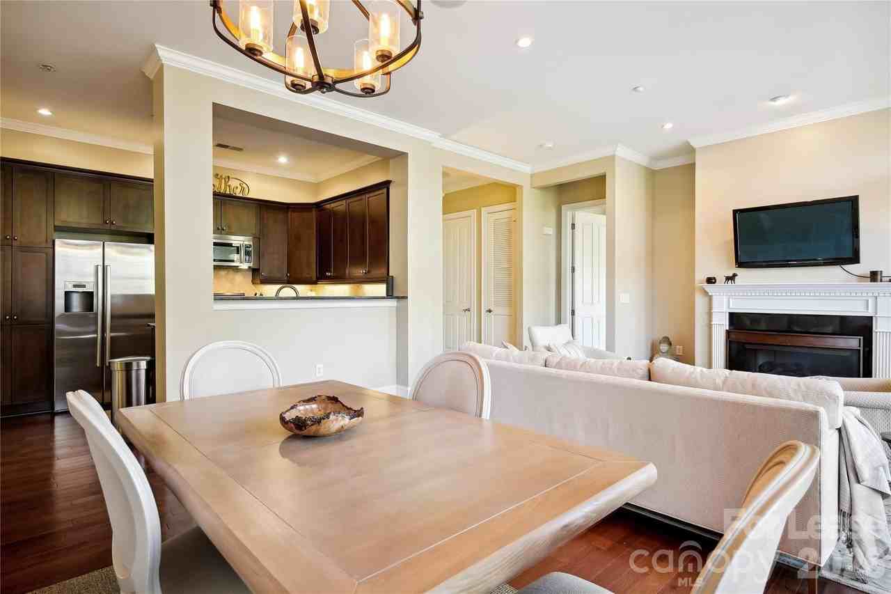 5425 Closeburn Rd Apt 309 - Photo 6 of 14