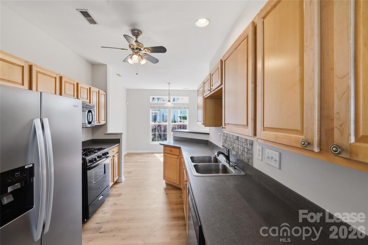 4957 Sunburst Ln - Photo 3 of 31