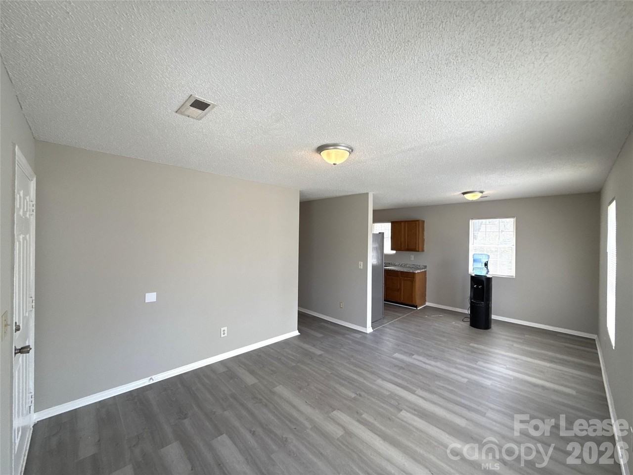 333 E Todd Ln - Photo 4 of 16