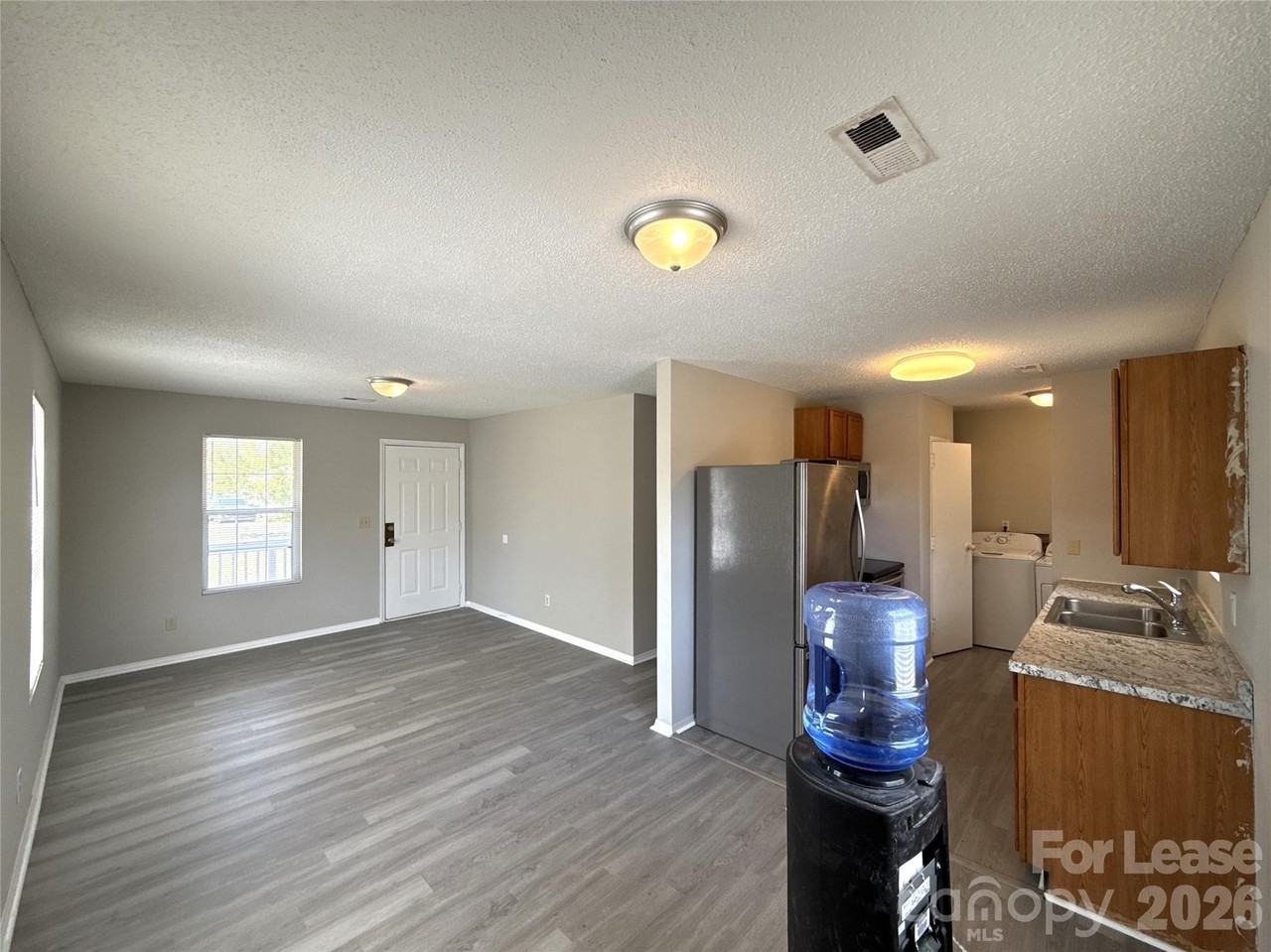 333 E Todd Ln - Photo 6 of 16