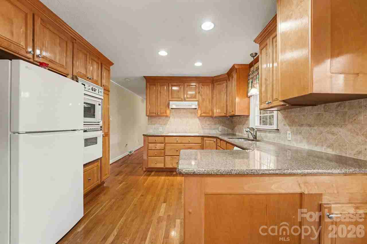 11002 Harrisburg Rd - Photo 4 of 17