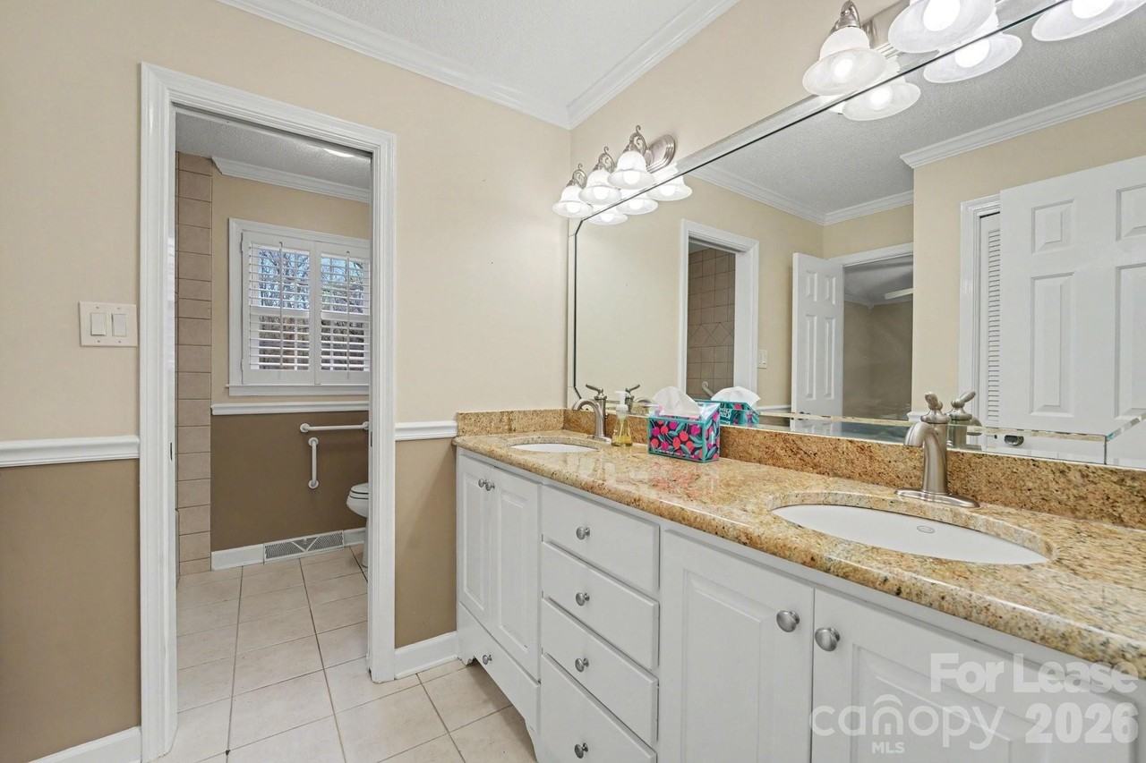 11002 Harrisburg Rd - Photo 7 of 17