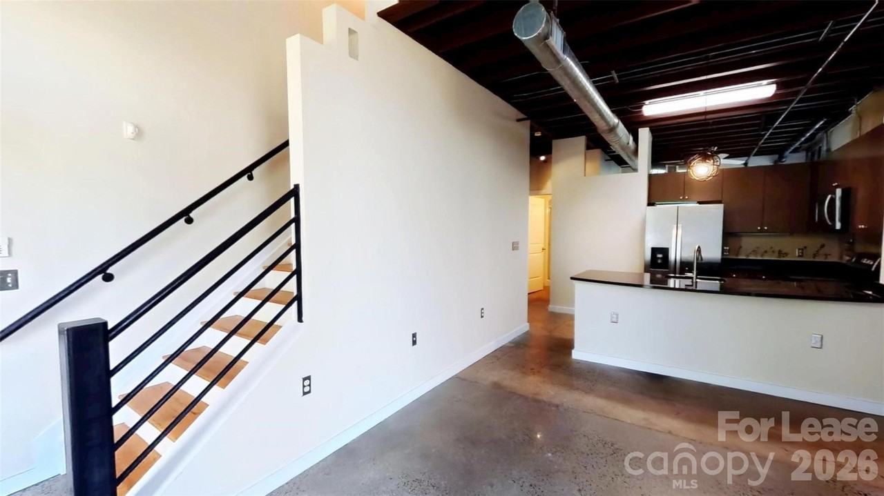 800 Academy St - Photo 3 of 13