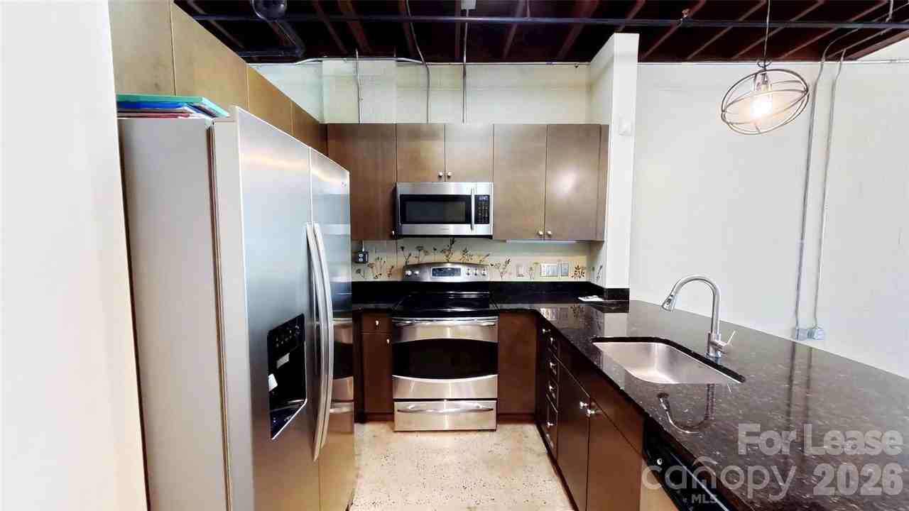 800 Academy St - Photo 6 of 13