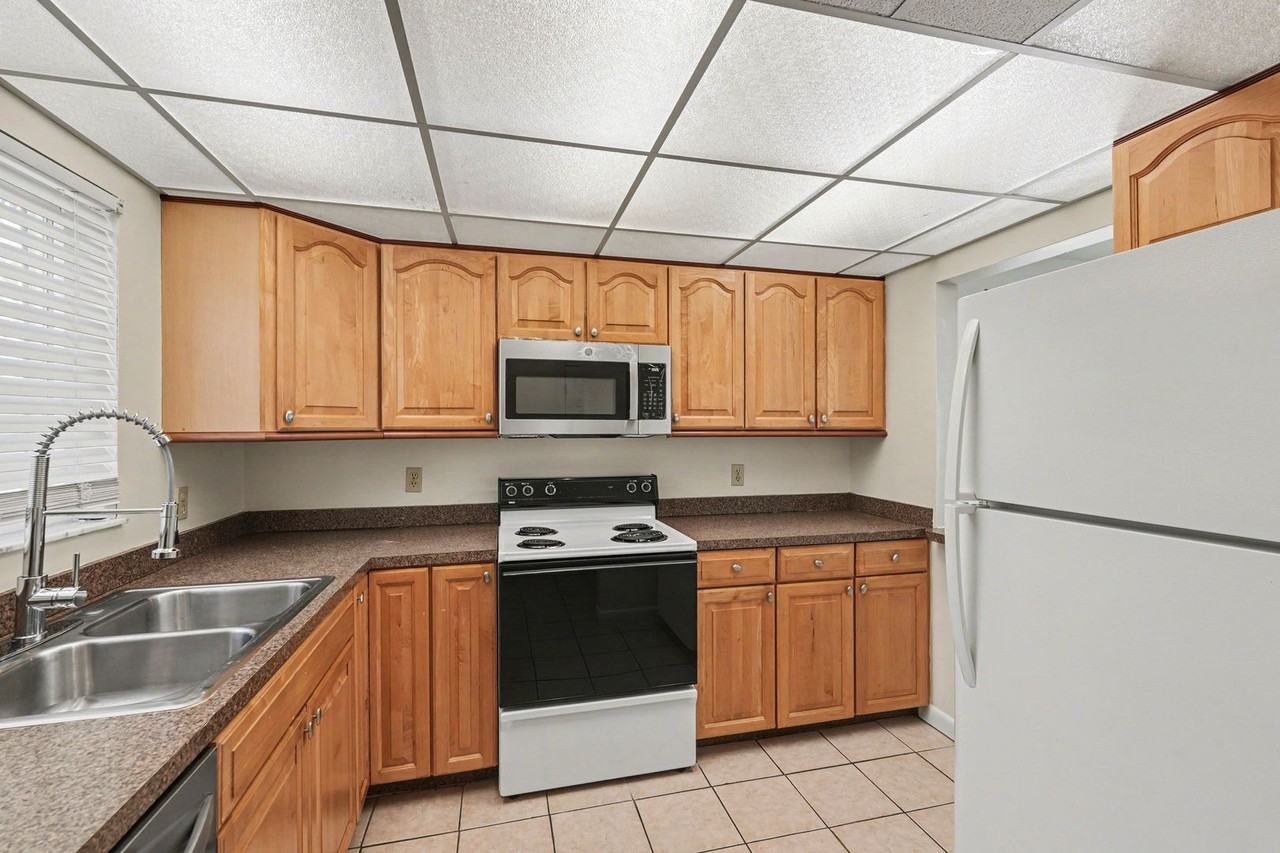 201 Saint Lucie Ln #301 - Photo 7 of 21