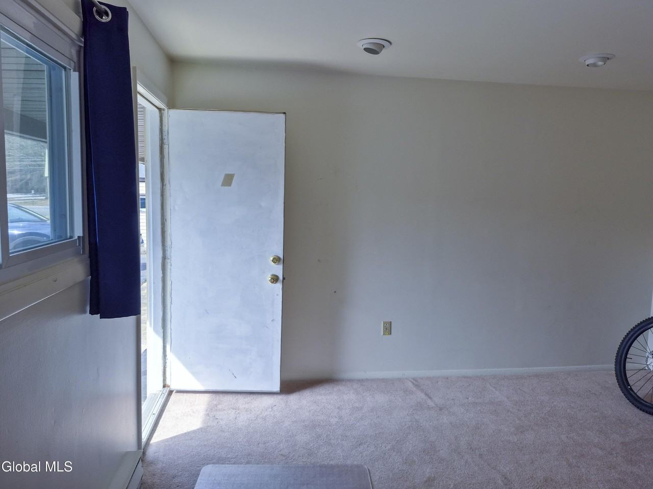 524 Maple Ave Apt 8 - Photo 3 of 12