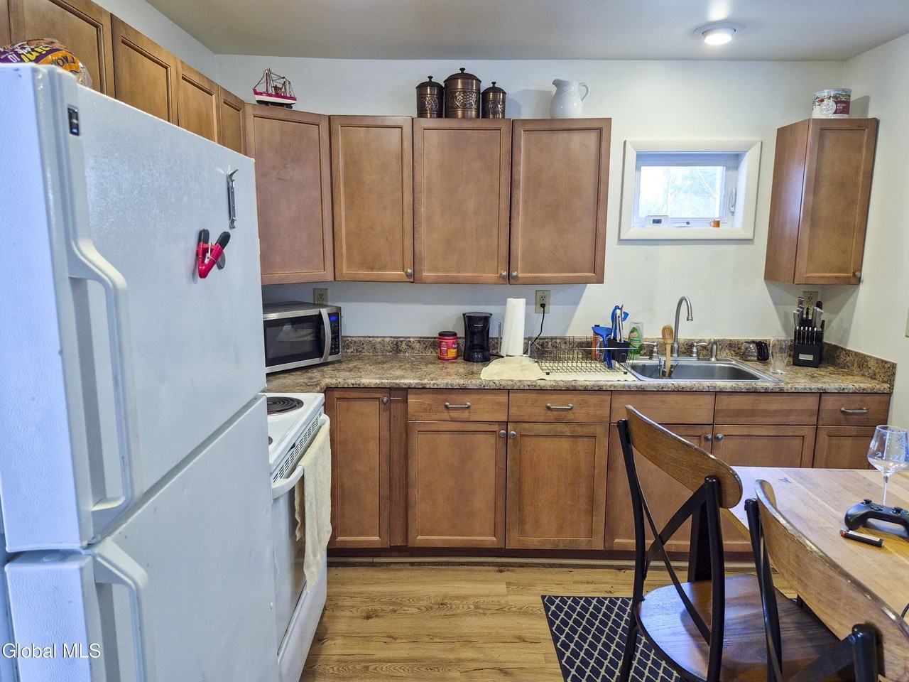524 Maple Ave Apt 8 - Photo 6 of 12