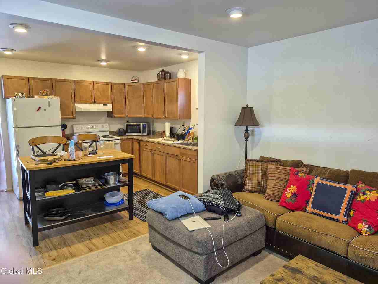 524 Maple Ave Apt 8 - Photo 7 of 12