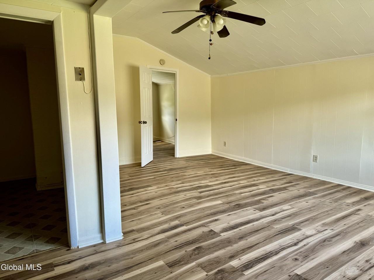 20 Kowal Ln - Photo 6 of 11