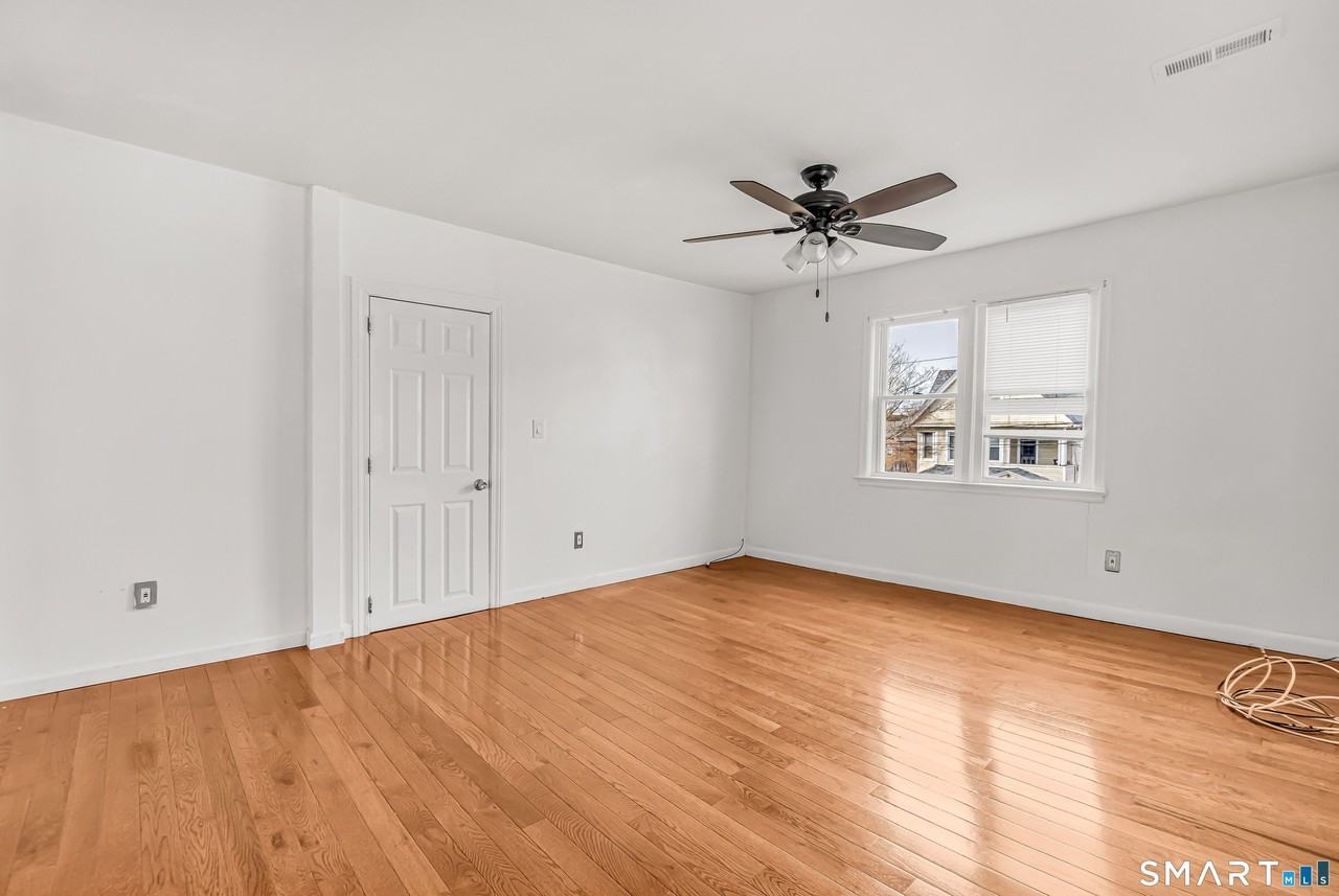 1504 Iranistan Ave - Photo 4 of 20