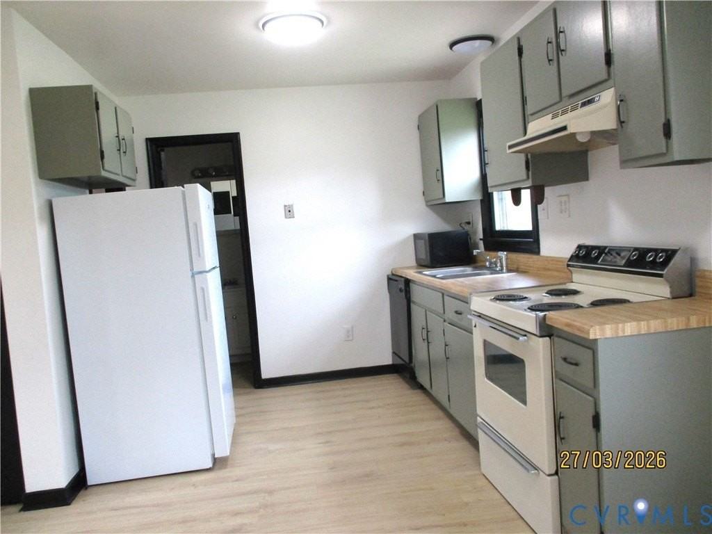 13370 Greenwood Rd - Photo 4 of 10