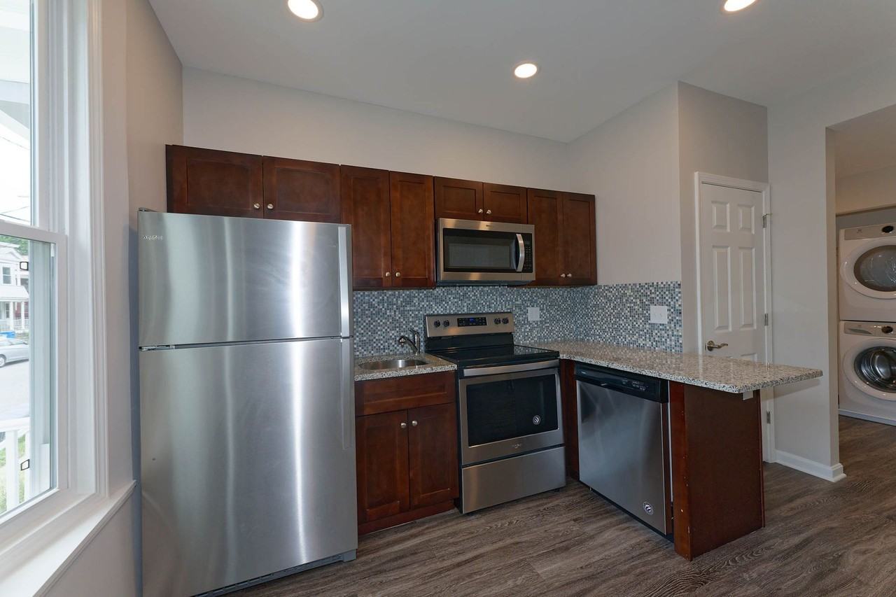 441 Yates Street - Photo 3 of 8