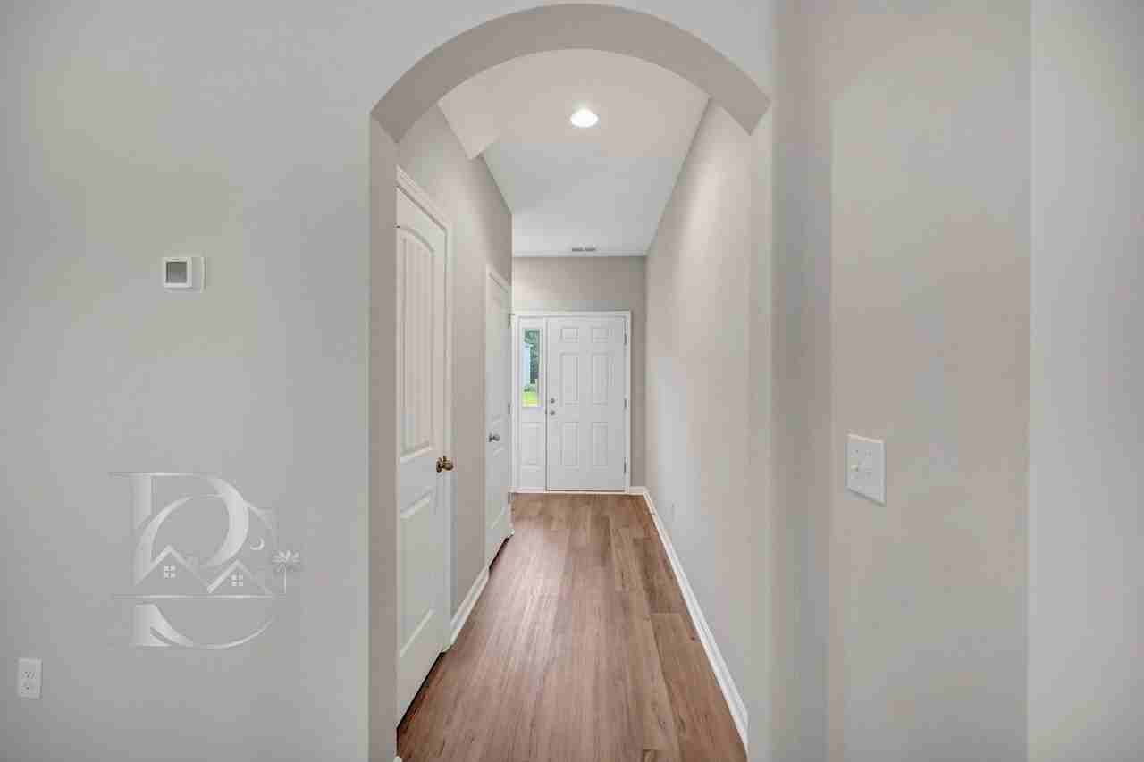 122 Drummond Way - Photo 3 of 36