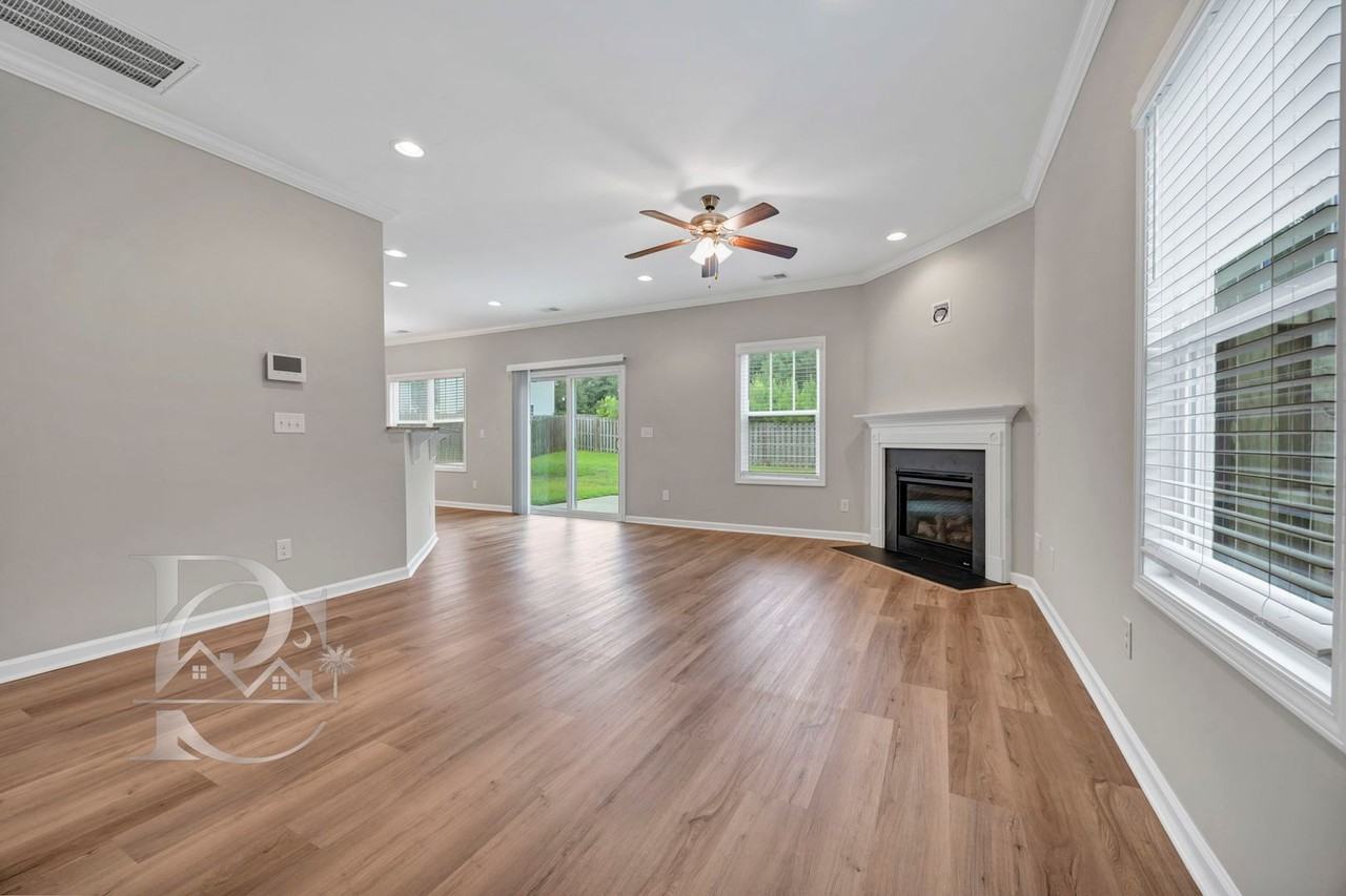 122 Drummond Way - Photo 5 of 36