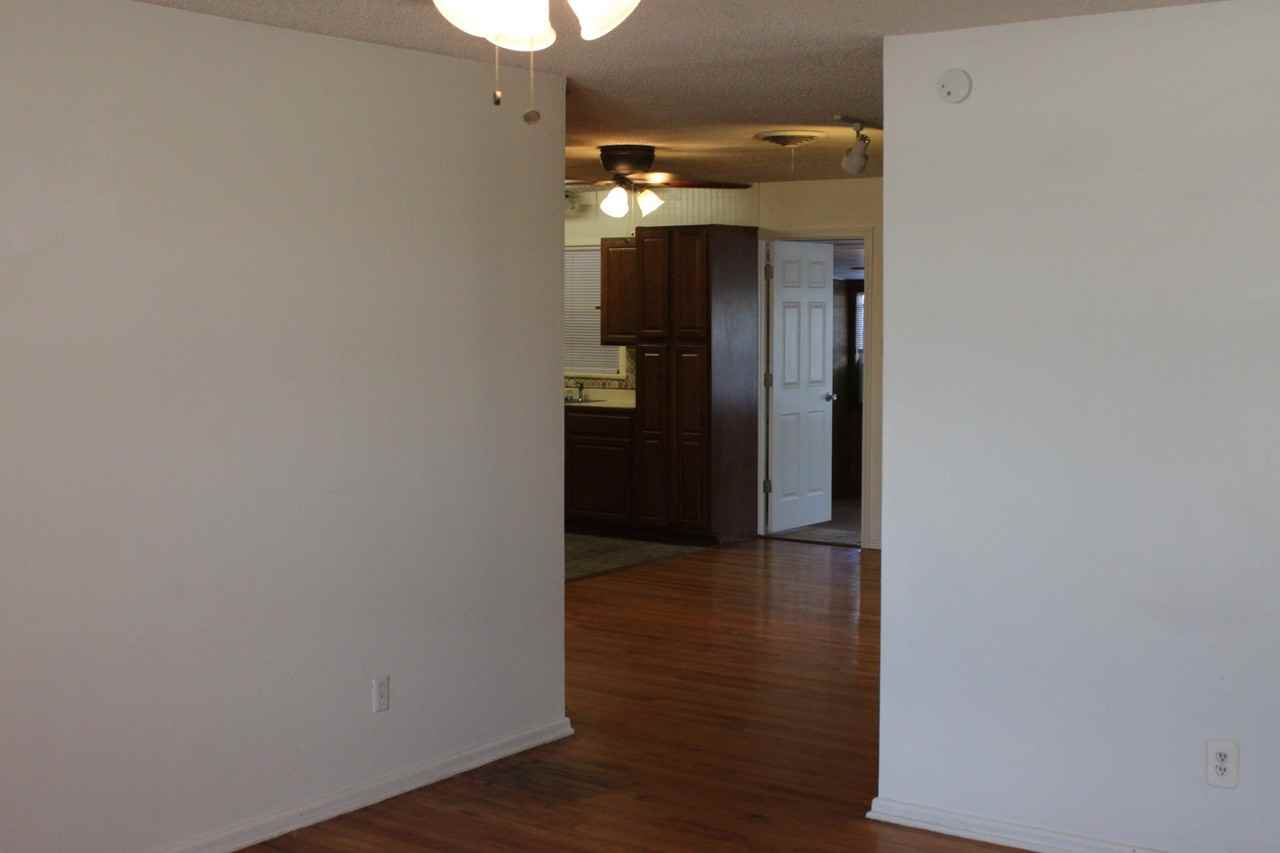 2612 49th St - Photo 3 of 27