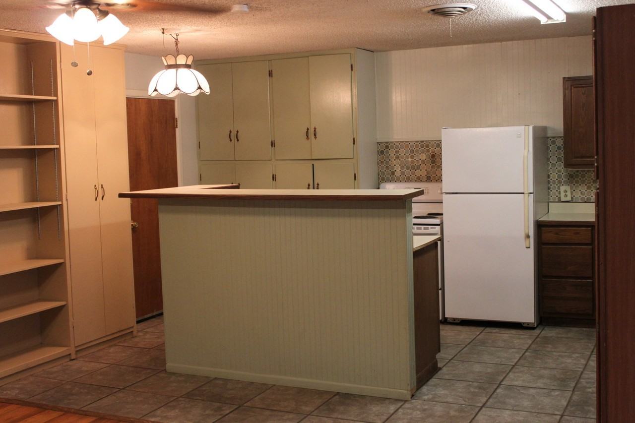 2612 49th St - Photo 6 of 27