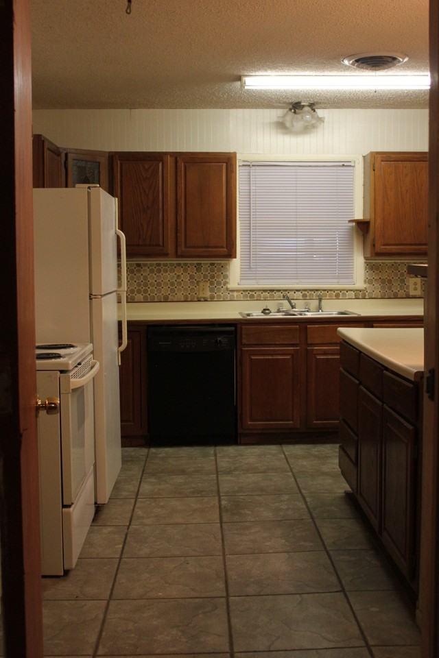 2612 49th St - Photo 7 of 27