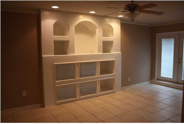 901 Pelican Pl - Photo 2 of 8