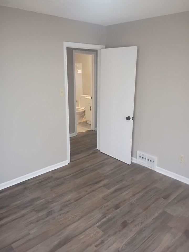 1618 Pennsylvania St - Photo 3 of 9