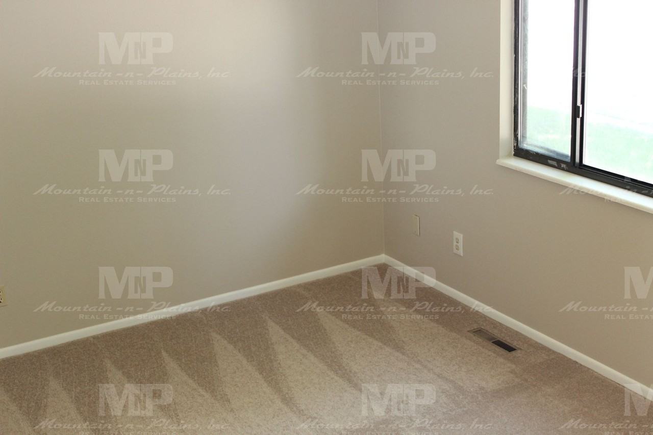 2611 Cherly St - Photo 2 of 10