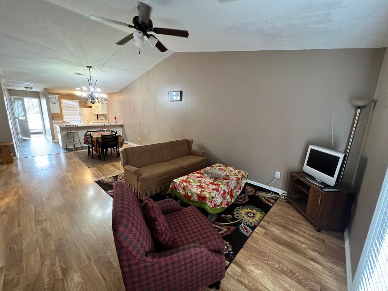 129 Bennington Ln - Photo 5 of 10