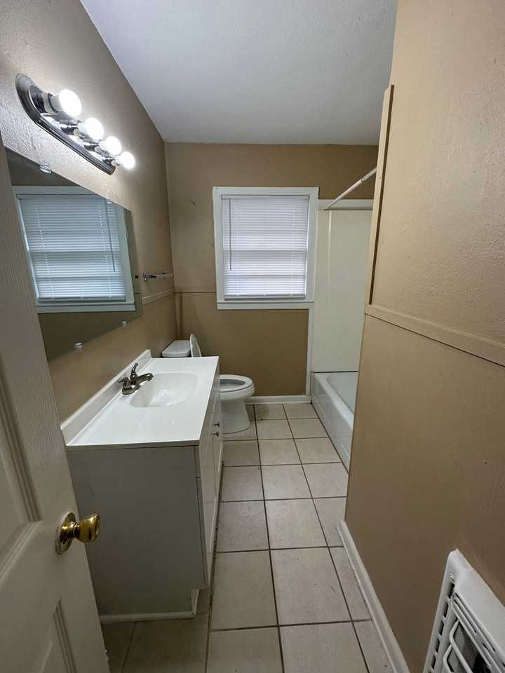 2317 Walnut St - Photo 5 of 8