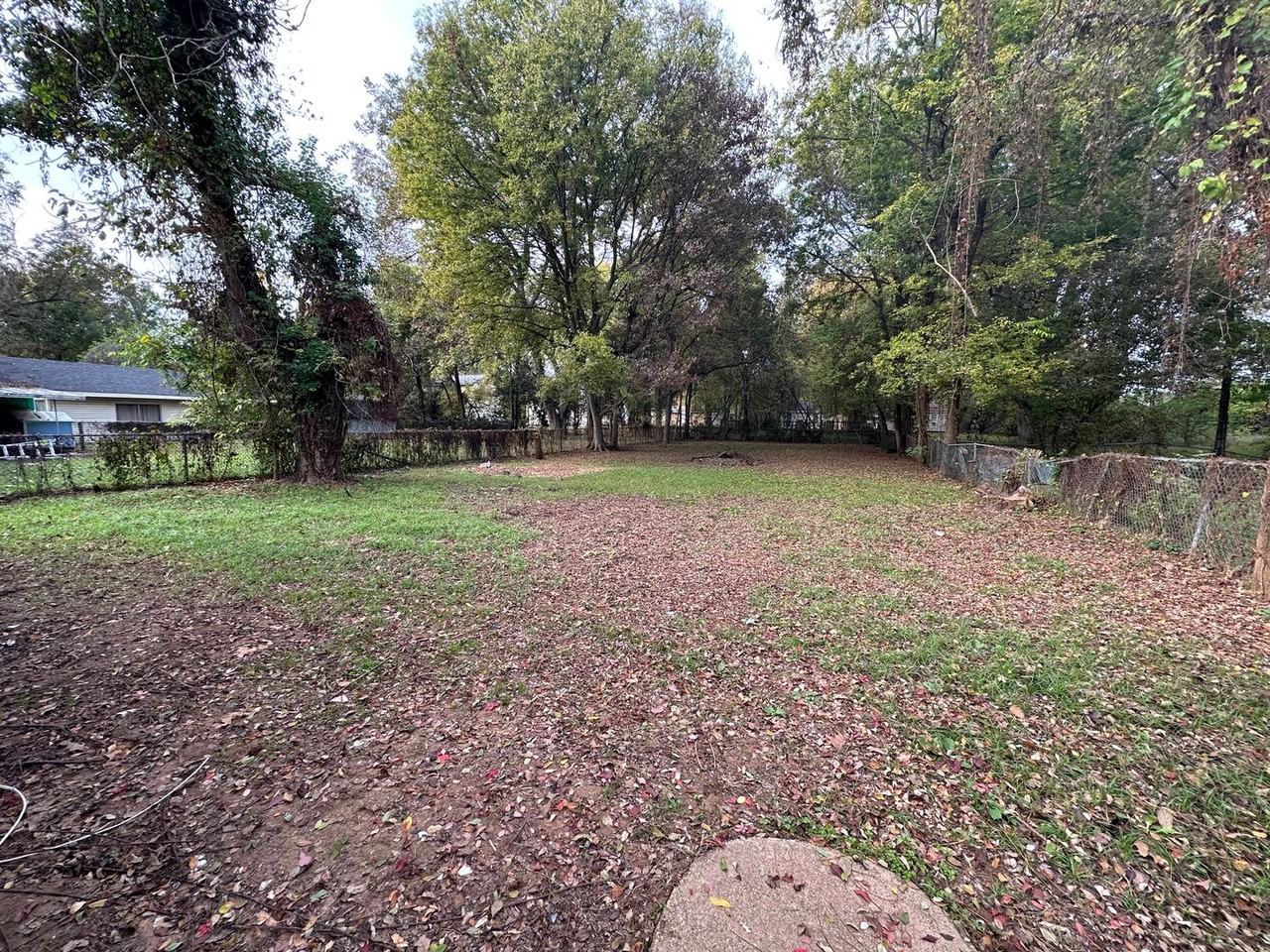 2317 Walnut St - Photo 7 of 8