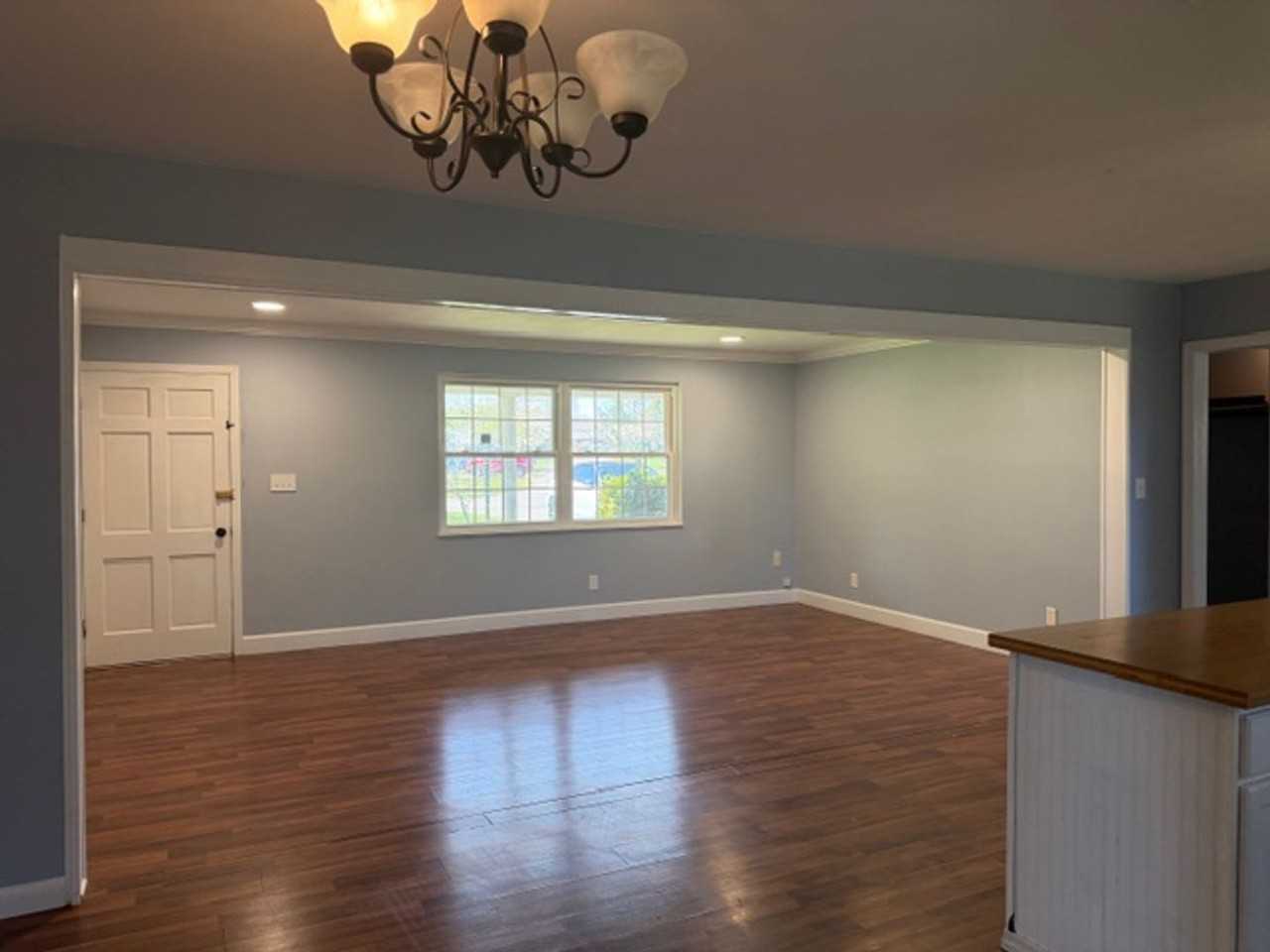 122 Colonial Cir - Photo 4 of 18