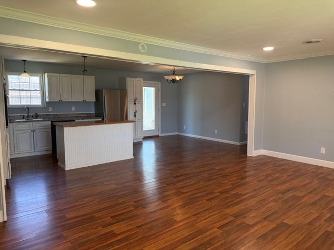 122 Colonial Cir - Photo 5 of 18