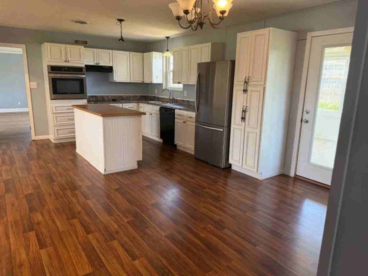 122 Colonial Cir - Photo 6 of 18