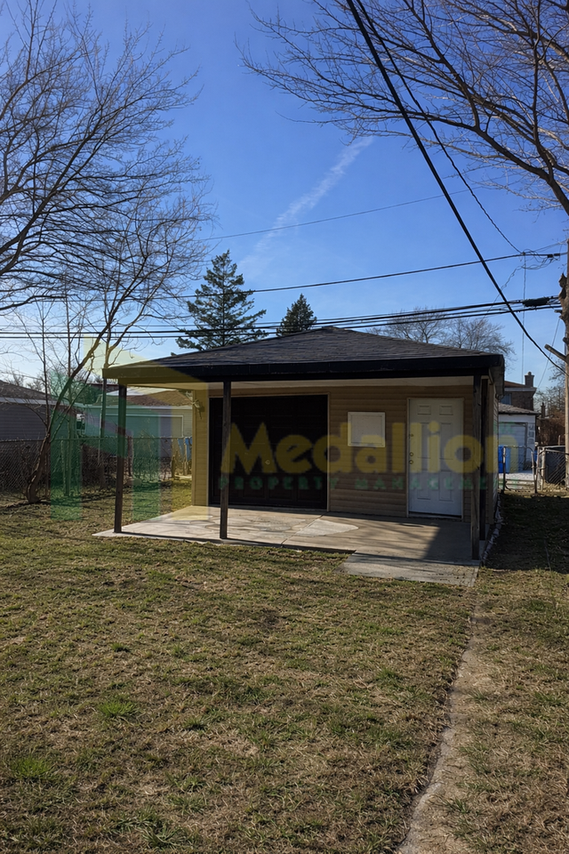 9648 S Yale Ave - Photo 2 of 18