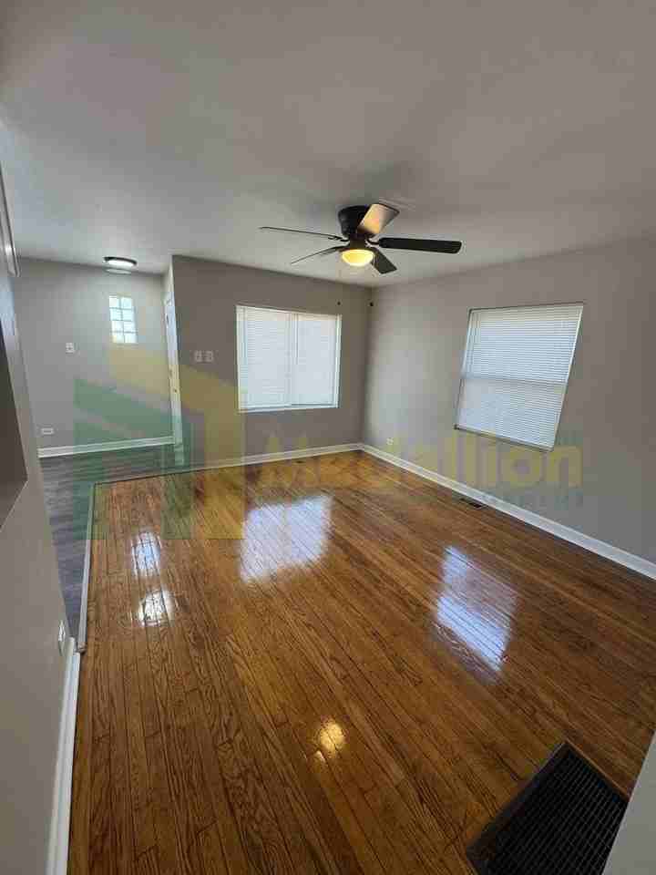 9648 S Yale Ave - Photo 4 of 18