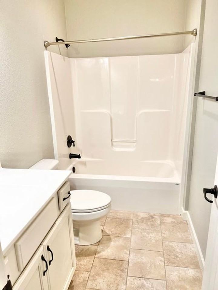 127 Siena Blvd - Photo 3 of 34