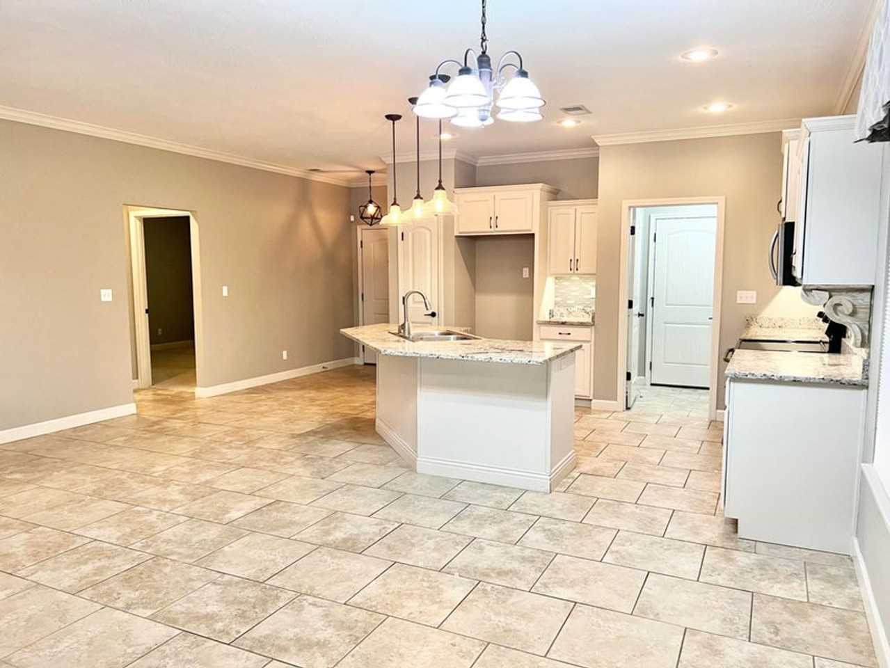 127 Siena Blvd - Photo 4 of 34