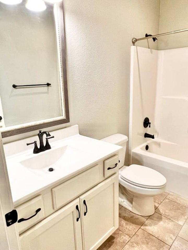 127 Siena Blvd - Photo 5 of 34