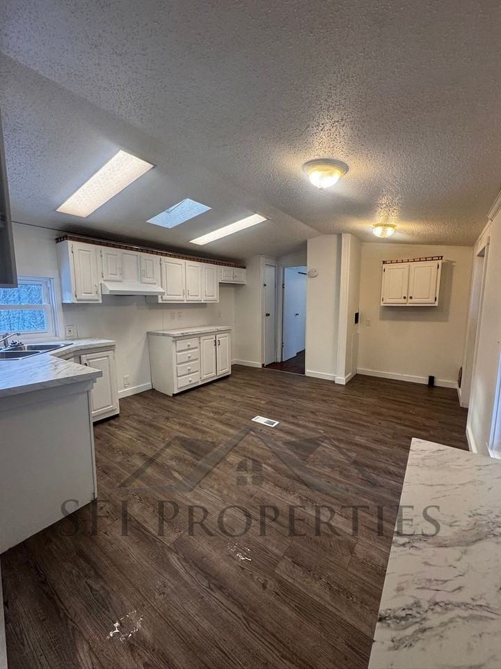 10576 Gavers Rd - Photo 3 of 10