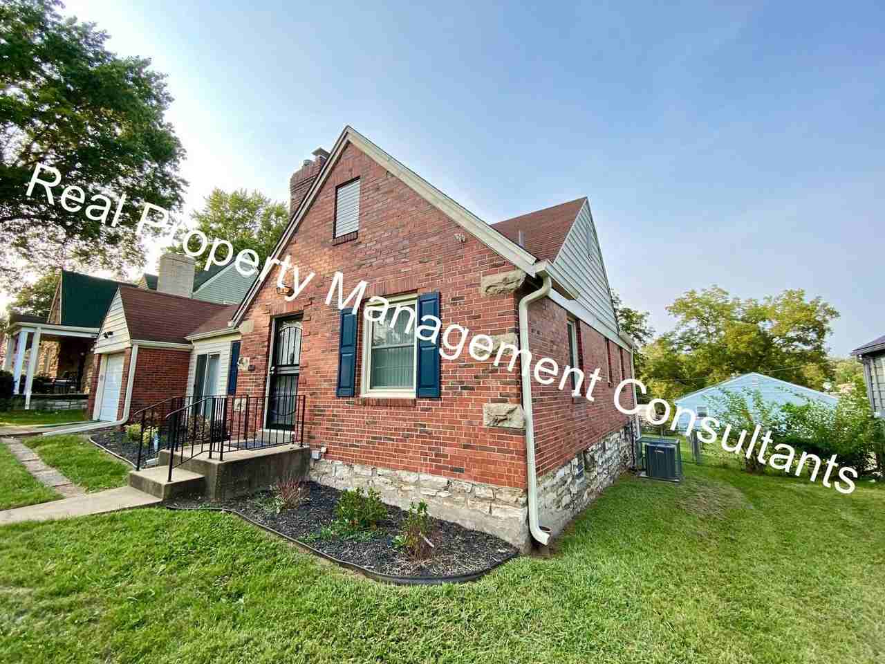 1716 E 77th Ter - Photo 2 of 20