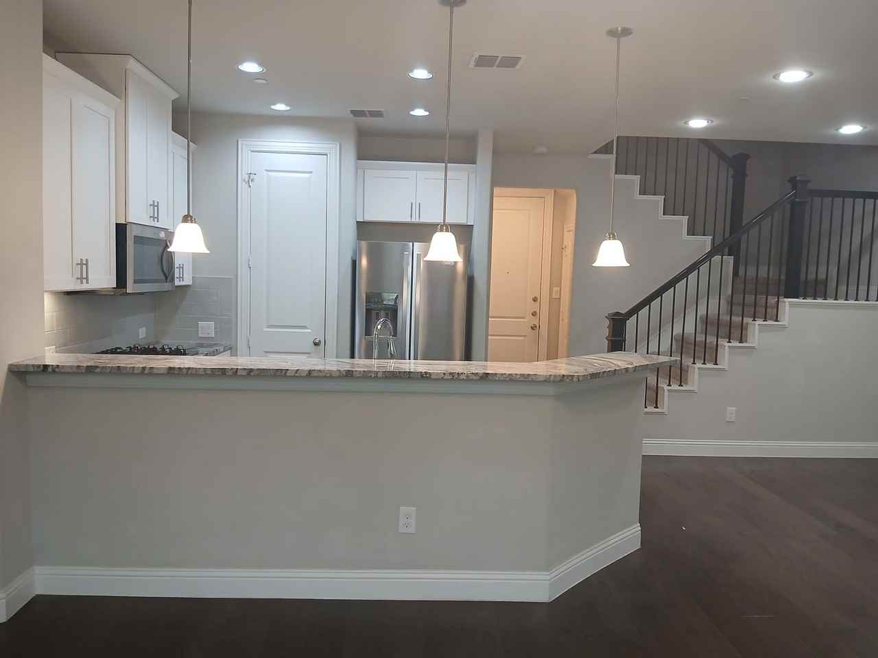 6337 Fortuna Ln - Photo 5 of 33