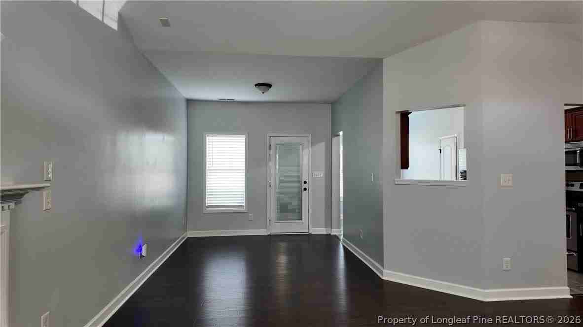 5317 Nessee St - Photo 4 of 20