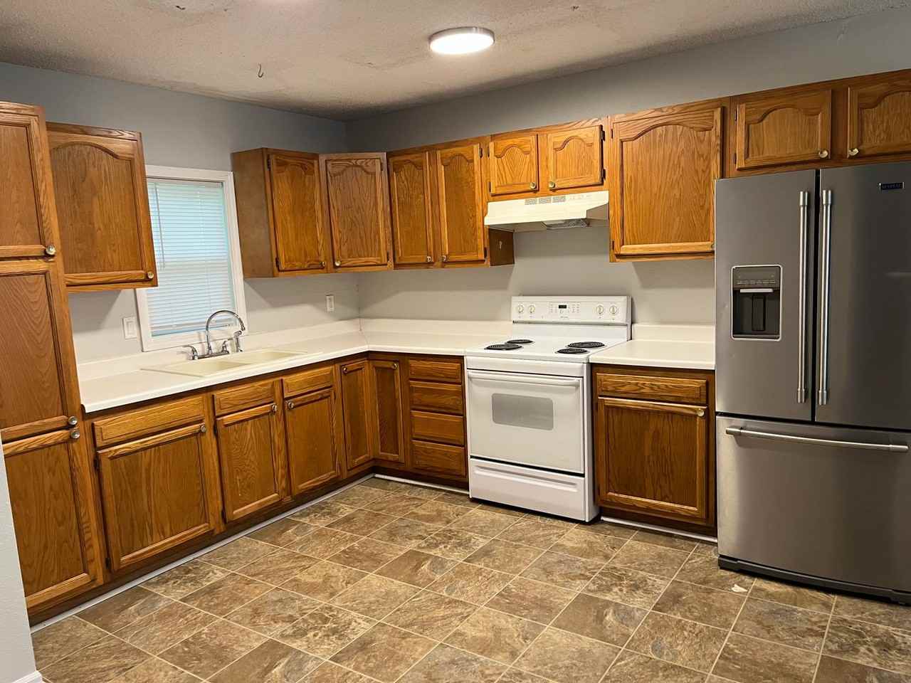 2229 S Grant Ave - Photo 6 of 19