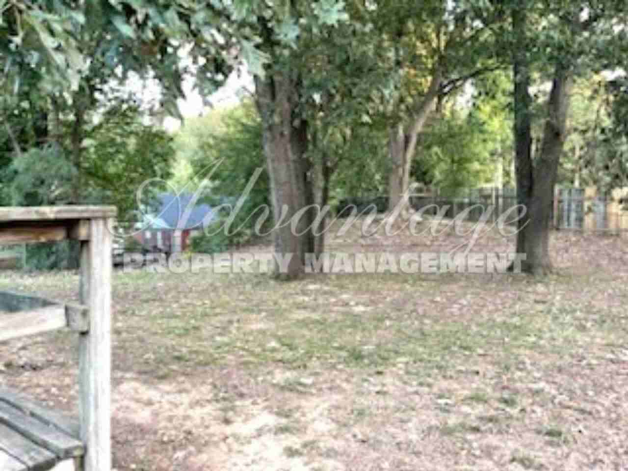 2583 Derbyshire Ave - Photo 6 of 15